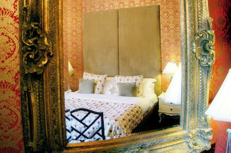 Bedroom 2, Ruthin Castle Hotel, Denbighshire