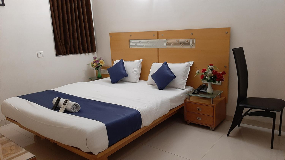 Bedroom 2, Hotel Happiness, Surat
