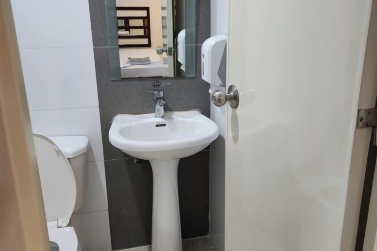 Bathroom 9