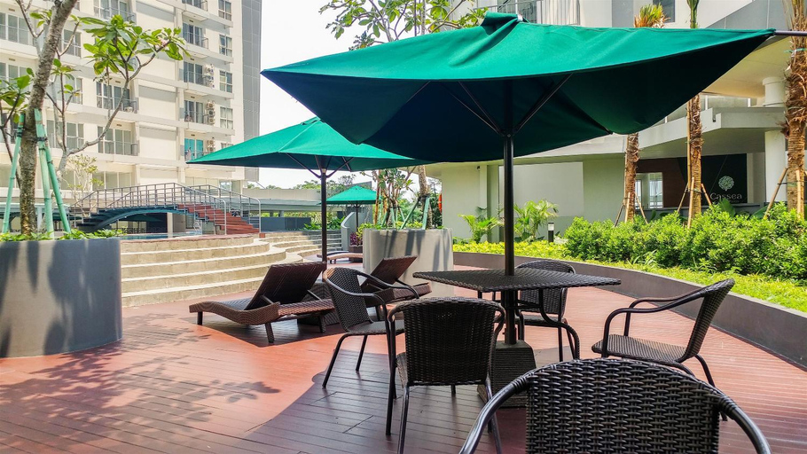 Food & Drinks, Warm Design Studio Apt @ Casa De Parco By Travelio, Tangerang