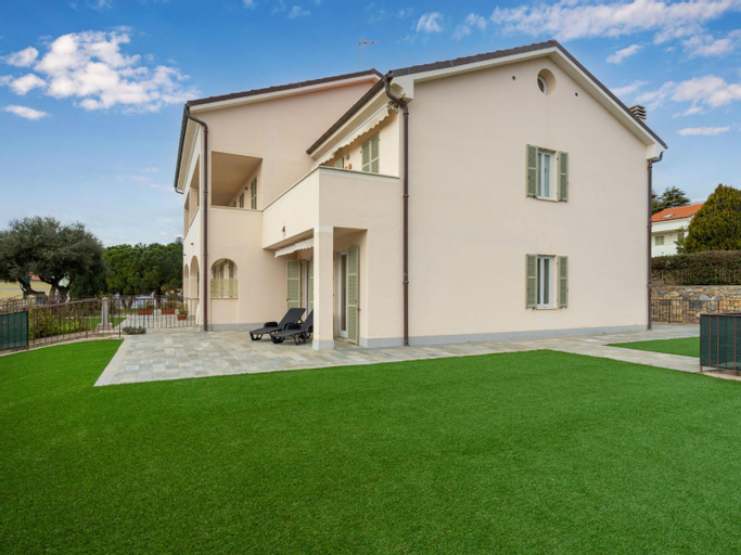 Apartment Riva Mare by Interhome, Imperia
