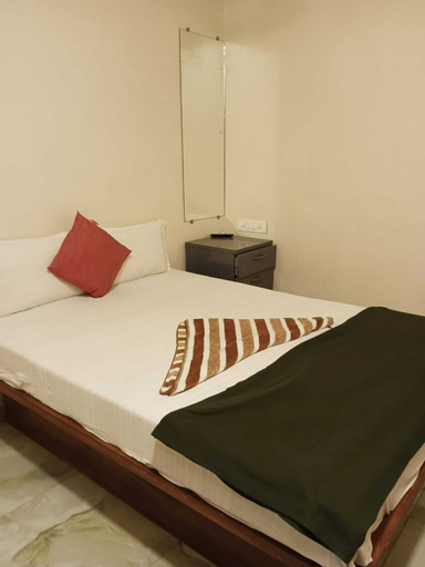 Bedroom 5, New Tara By Glitz Hotels, Mumbai Suburban