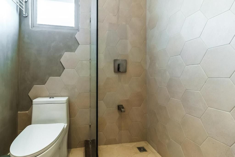 Bathroom 4, Mother Earth Vegan Hotel & Restaurant, Santa Cruz