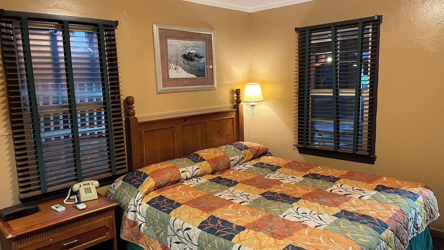 Bedroom 4, Jumping Frog Motel, Calaveras