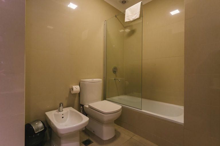 Bathroom 3, Le Montreal Apartments, Capital