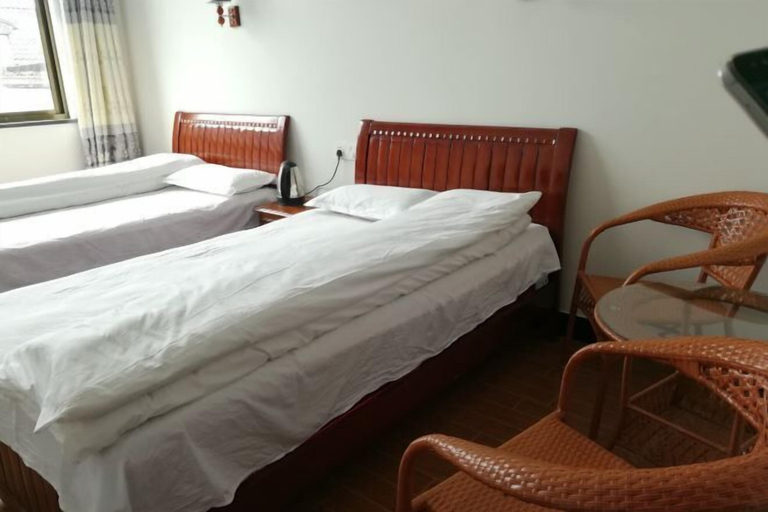 Bedroom 2, Guzhen Inn, Shangrao