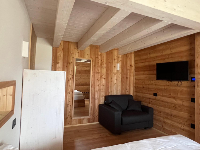 Bedroom 2, Camelot Luxury Houses Horses, Trento