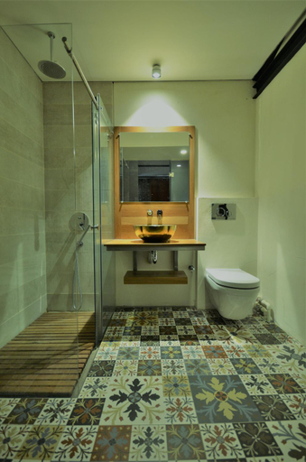 Bathroom 3, Unver Galata Apart, Beyoğlu