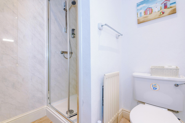 Bathroom 3, Barnetby Contractor Accommodation, North Lincolnshire