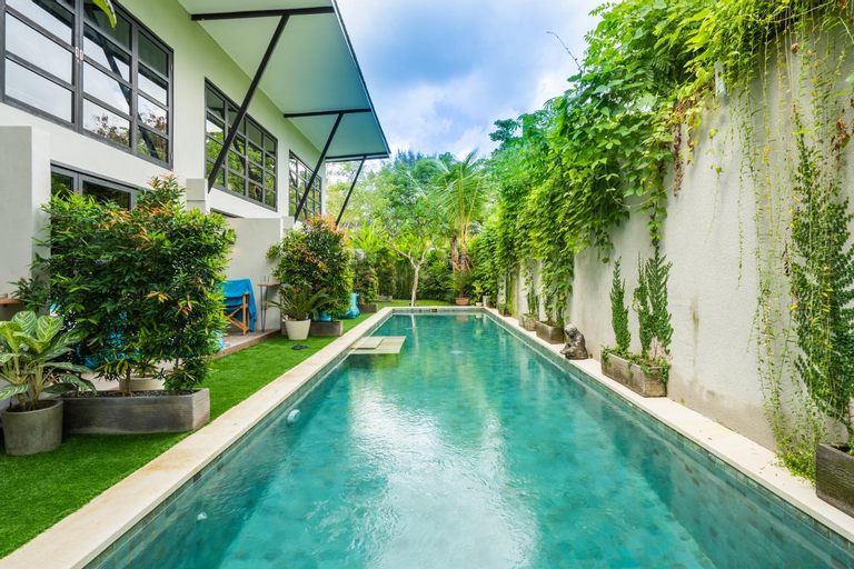 Swimming Pool 4