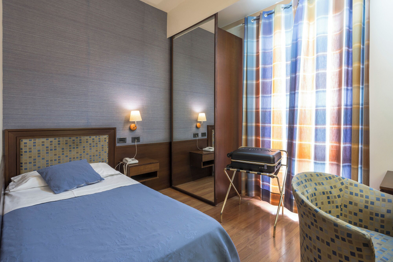 Bedroom 3, Hotel Montreal, Ragusa