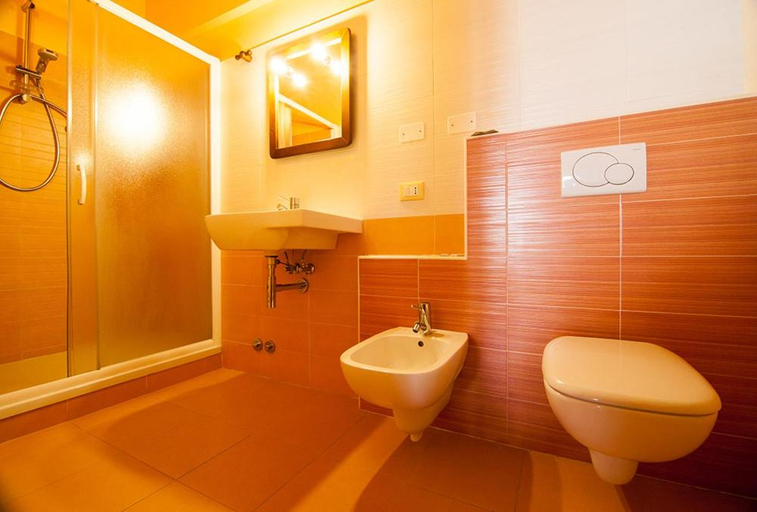 Bathroom 3, Ginepro d'Abruzzo, L'Aquila