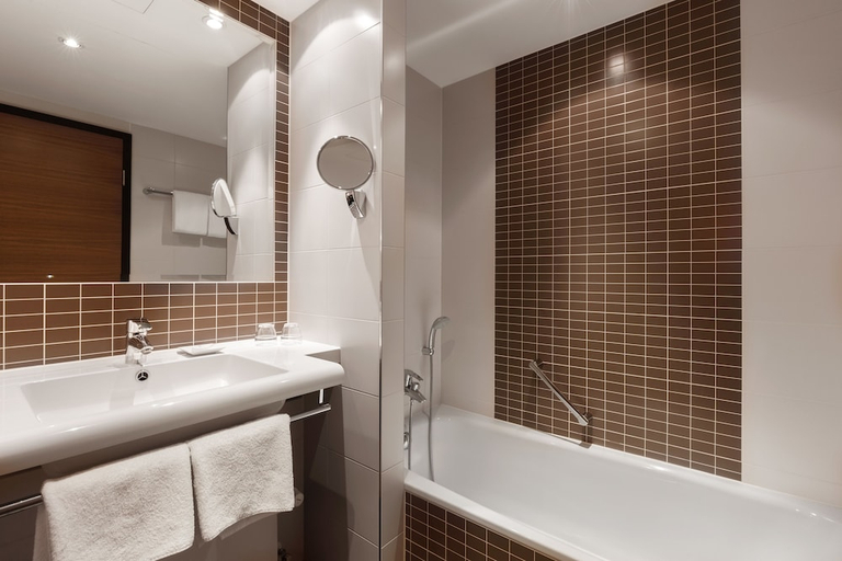 Bathroom 3, Best Western Hotel Bamberg, Bamberg