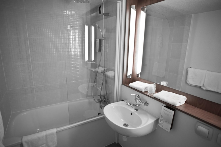 Bathroom 3, Hotel Campanile STRASBOURG - Lingolsheim, Bas-Rhin