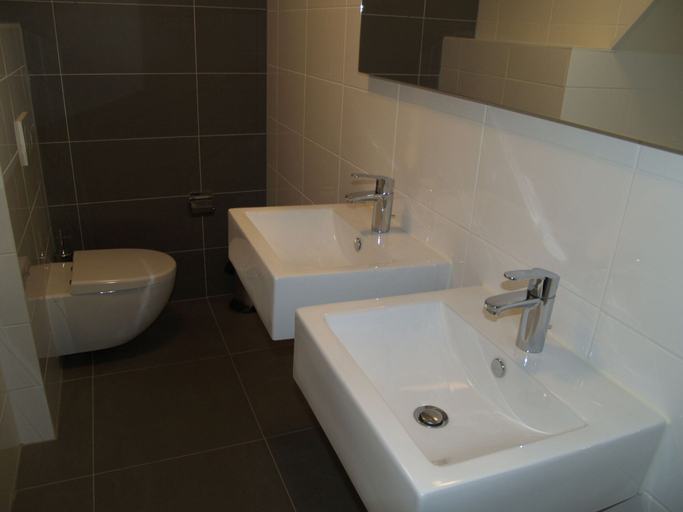 Bathroom 5, Spacious Holiday Home on the Markermeer, Waterland