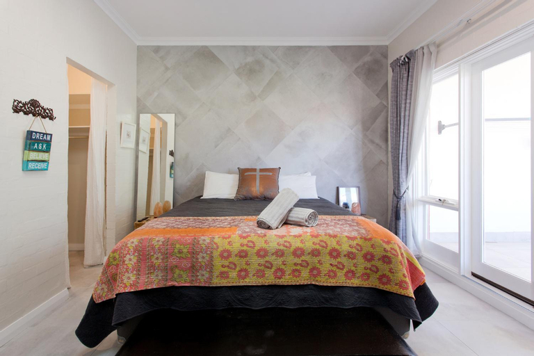 Bedroom 2, Hidden Treasure, Fremantle