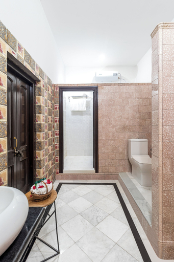 Bathroom 3, WelcomHeritage Badi Kothi, Kaushambi
