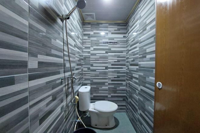 Bathroom 10