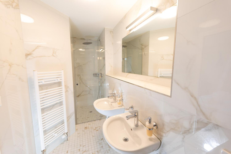Bathroom 7
