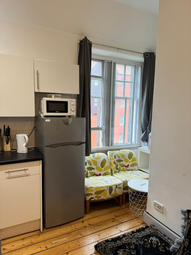Others 5, Cozy Edinburgh Apartment Escape, Edinburgh