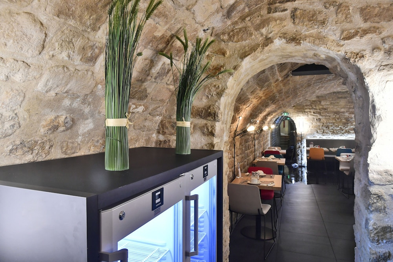 Others 5, Mercure Boulevard Magenta, Paris