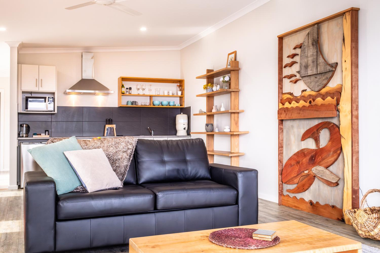 Others 5, Whale Watcher 2 - Freycinet Holiday Houses, Glamorgan-Spring Bay