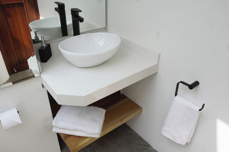 Bathroom 3, Hotel Chalet El Castillo by Majuva, Armenia
