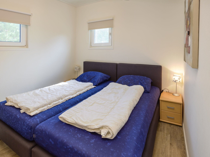 Room, Luxurious, 2 Bathroom Holiday Home, 1,5 km From the Beach, Ameland