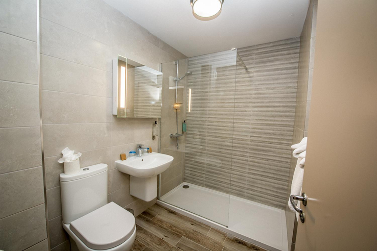 Bathroom 3, Waterfoot Hotel, Derry and Strabane