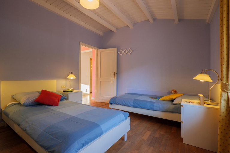 Others 4, Casa del Sole, Lecco