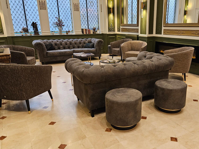 Others 4, Hotel Bellevue et du Chariot d'Or, Paris