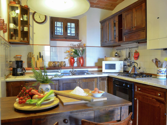 Others 5, Elegant Villa Near Cortona, Arezzo