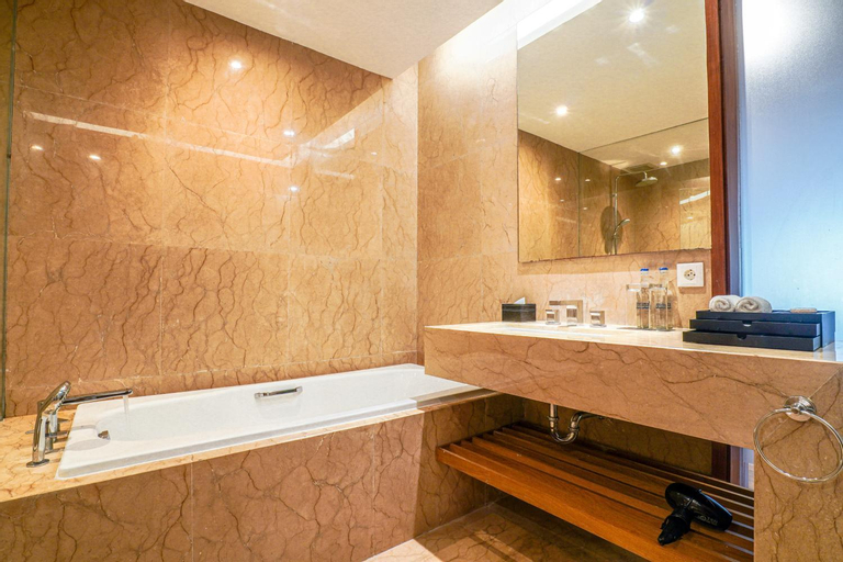 Bathroom 13