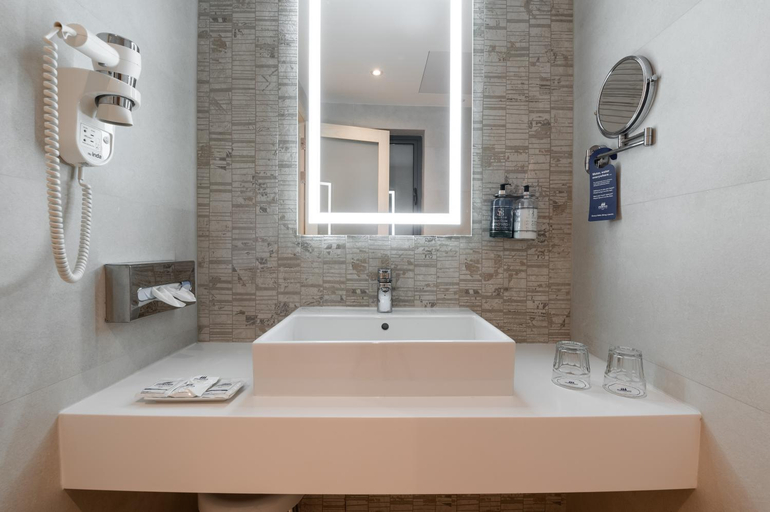 Bathroom 4, Maritim Antonine Hotel & Spa