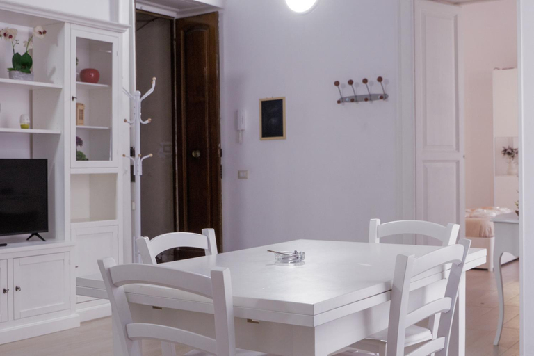 Facilities 3, Gli Appartamenti della Villa, Caserta