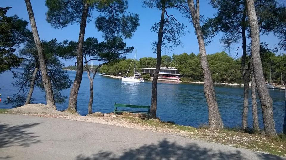 Others 4, Studio Rade, Stari Grad