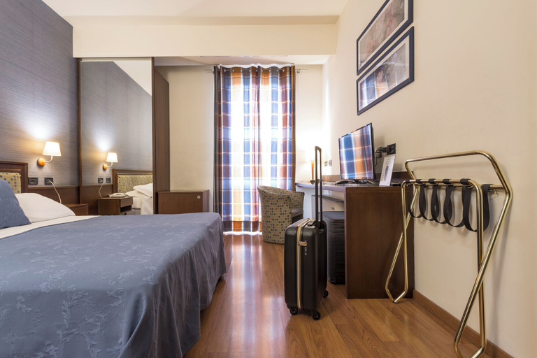 Bedroom 3, Hotel Montreal, Ragusa