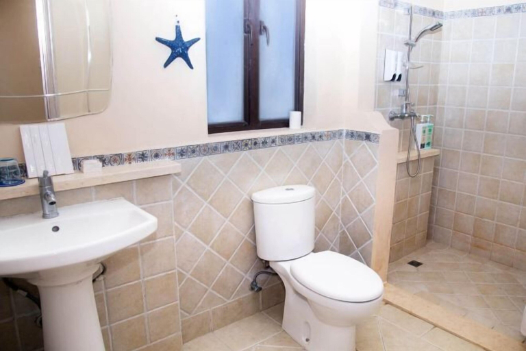 Bathroom 3, Crescent Bay Inn (Huidong Vanke Shuangyue Bay), Huizhou