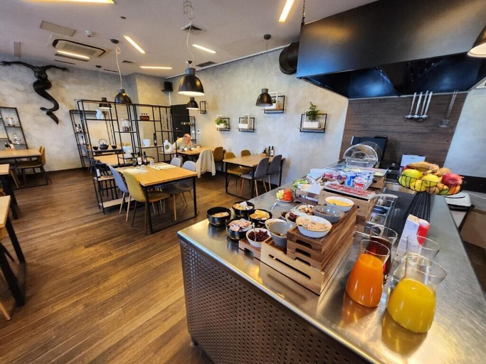 Food & Drinks 5, Hotel Amfiteatar, Pula