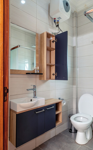 Bathroom 3, MARLIN RESORT, Awutu Efutu Senya