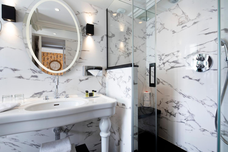 Bathroom 3, Hotel des Grands Hommes, Paris