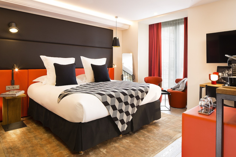 Bedroom 2, Terrass'', Paris