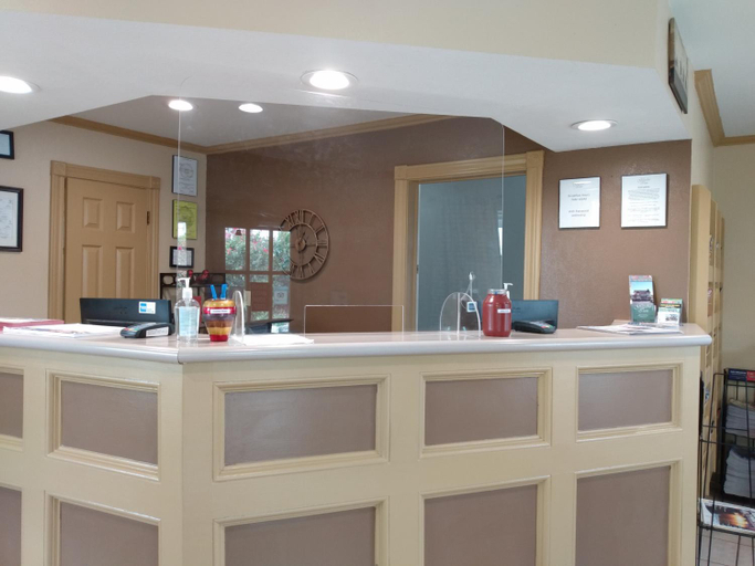 Public Area 2, Gazebo Inn, Taney
