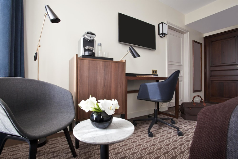 Others 3, HOTEL MAYFLOWER, Paris