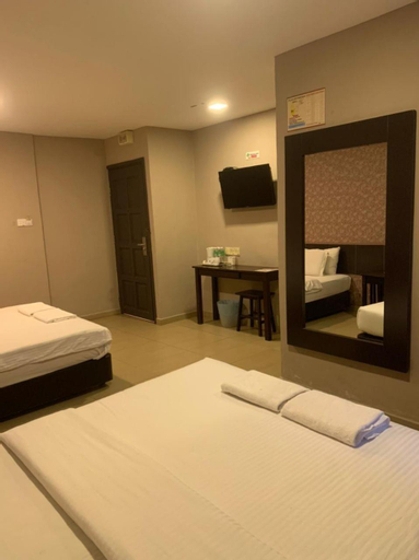 Bedroom 13