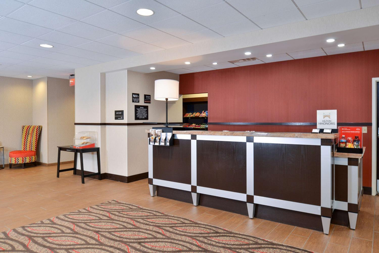 Public Area, Hampton Inn & Suites California University-Pittsburgh, Washington