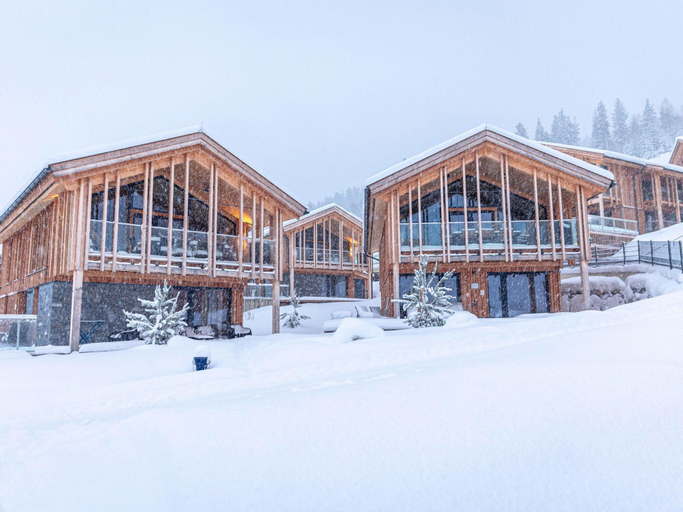 Exterior 2, Luxury Chalet With Pool and Sauna Near Ski Lift, Liezen