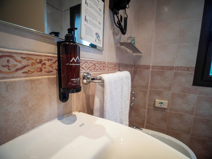 Bathroom 3, Hotel Romànic, Lleida
