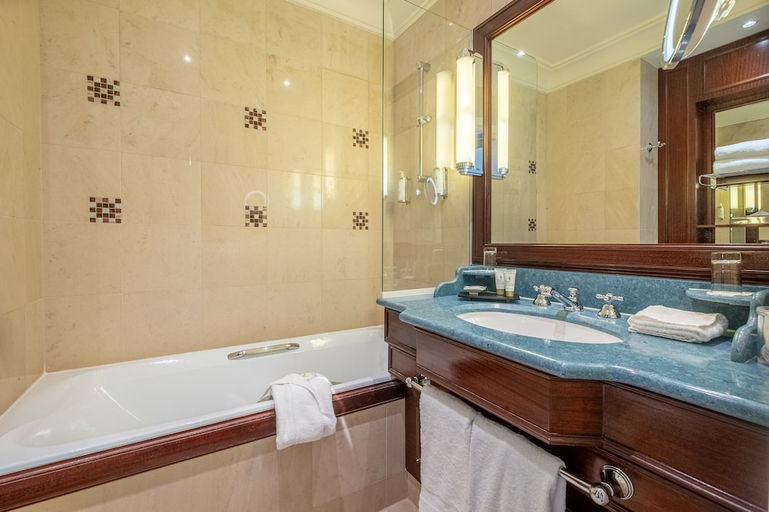 Bathroom 3, Pont Royal, Paris
