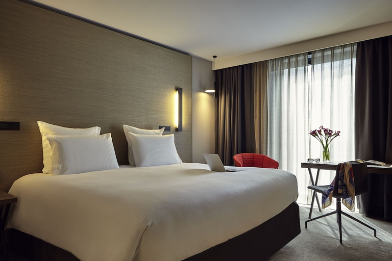 Bedroom 3, Radisson Blu CDG Airport Terminal Hotel, Paris, Seine-Saint-Denis